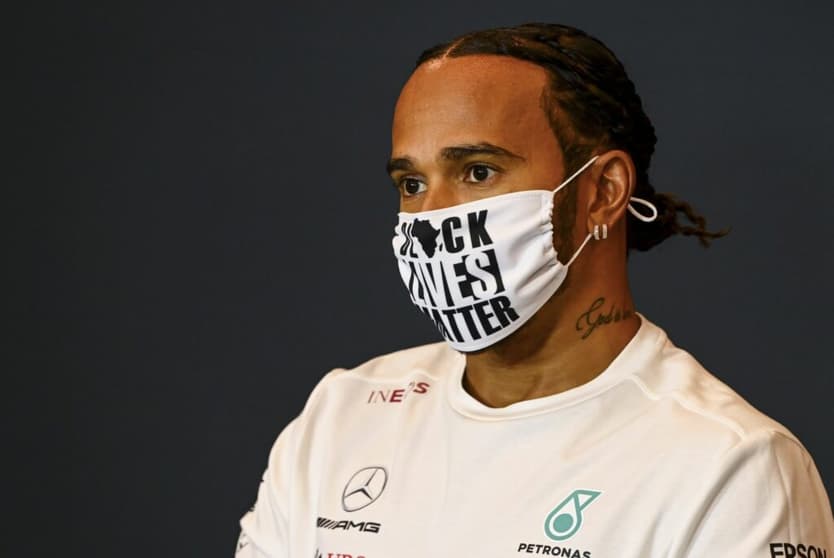 Hamilton acredita que evoluiu após três punições sofridas na temporada 2020
(Foto: AFP)