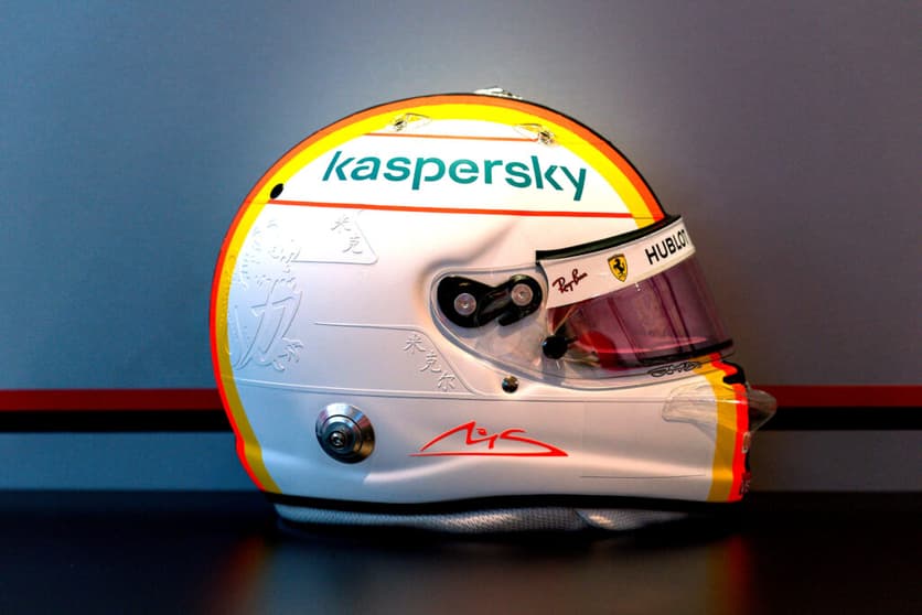 O capacete de Sebastian Vettel em homenagem a Michael Schumacher (Foto: Scuderia Ferrari)