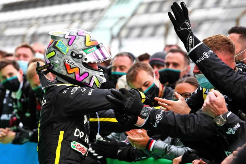 Daniel Ricciardo teve o tão aguardado primeiro pódio da Renault (Foto: Renault)