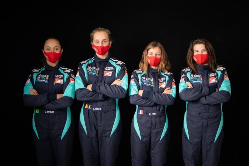 Júlia Ayoub, Maya Weug, Doriane Pin e Antonella Bassani, as finalistas pela vaga na Academia da Ferrari (Foto: FIA)