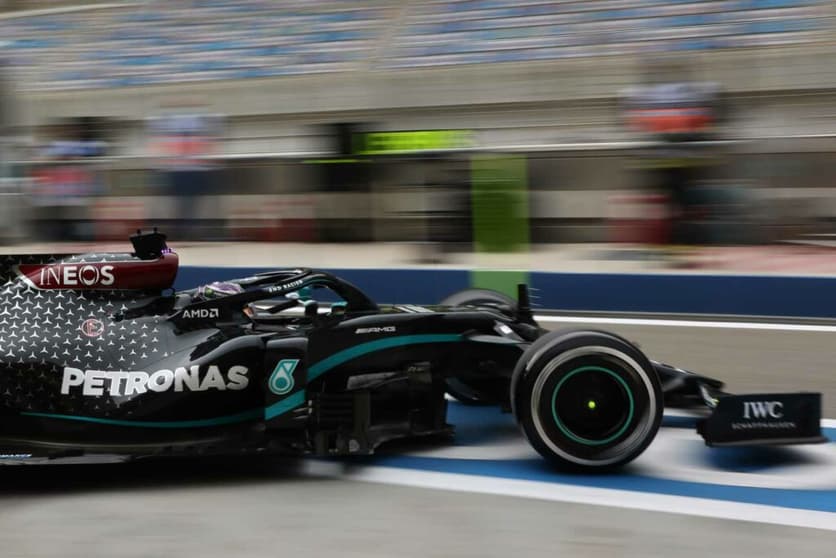 Lewis Hamilton não gostou dos novos pneus da Pirelli (Foto: Mercedes)