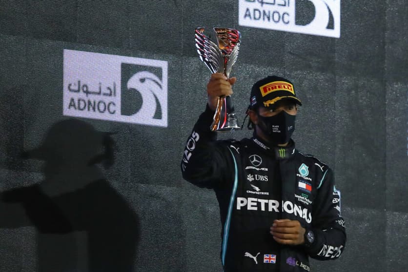 Lewis Hamilton foi o terceiro colocado, uma semana depois do contágio pelo novo coronavírus (Foto: AFP)