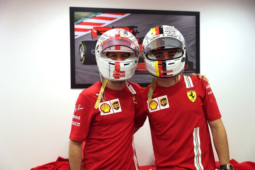 Sebastian Vettel e Charles Leclerc trocaram capacetes em Abu Dhabi (Foto: Ferrari)