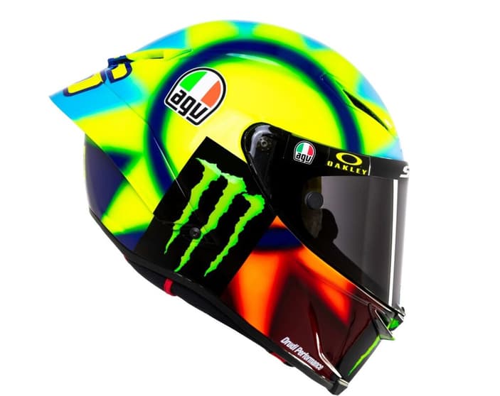 Valentino Rossi mostrou o novo capacete para temporada 2021 da MotoGP (Foto: Divulgação)