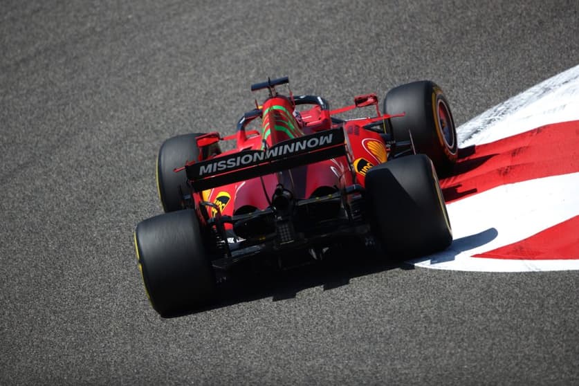 A traseira da Ferrari de Charles Leclerc (Foto: AFP)