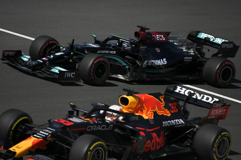 Mercedes e Red Bull decidiram trocar suas caixas de  câmbio antes do GP da Arábia Saudita (Foto: AFP)