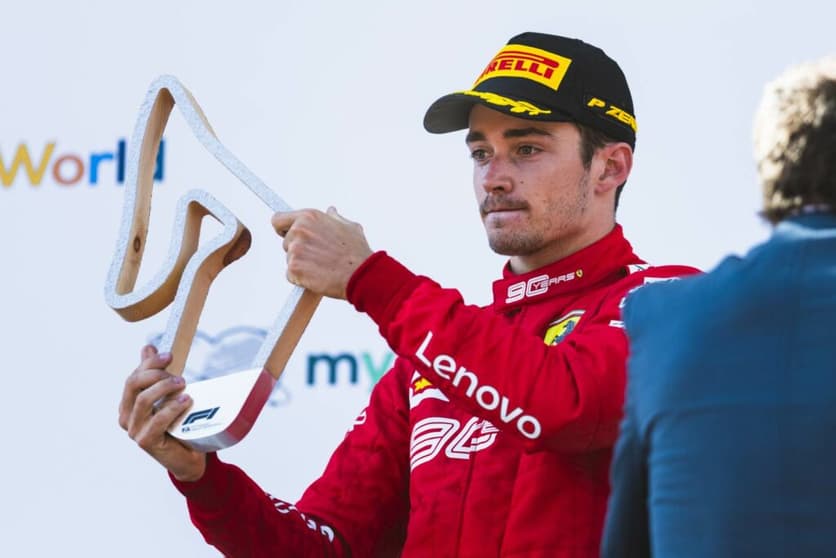 Charles Leclerc no pódio do GP da Áustria de 2019 após terminar na 2ª posição (Foto: Ferrari)