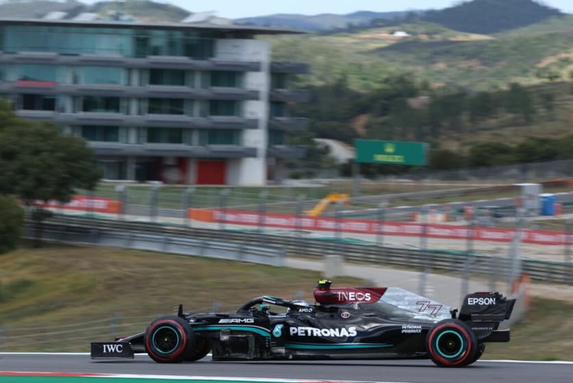 Bottas sai na pole em Portugal (Foto: Mercedes)