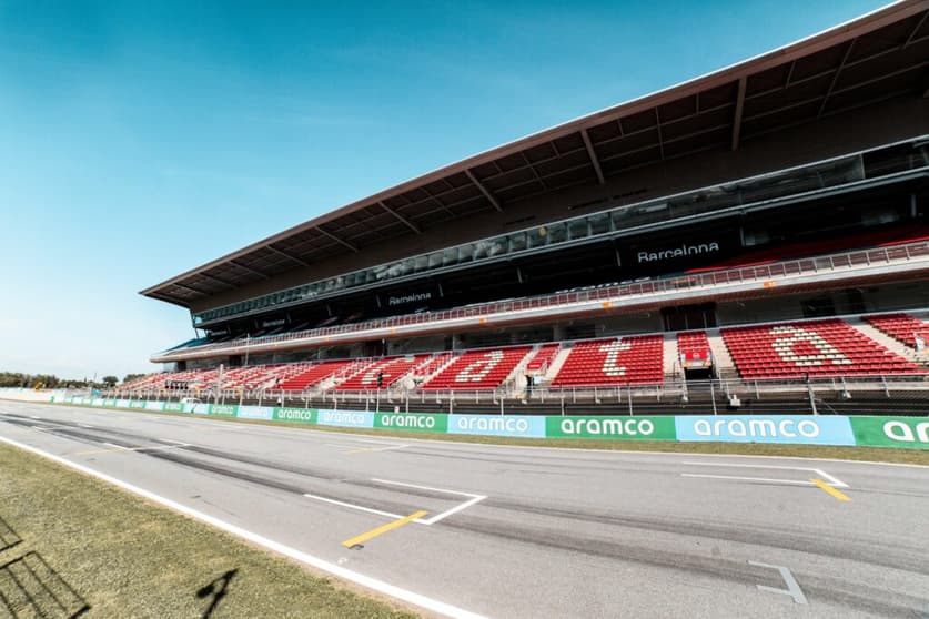 Circuito da Catalunha vai estar vazio para os testes coletivos de pré-temporada da F1 (Foto: McLaren)