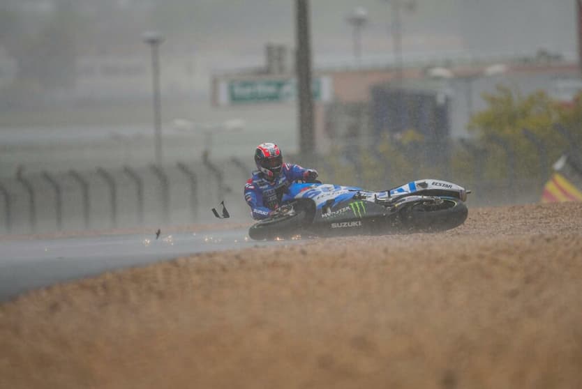 Álex Rins caiu e abandonou o GP da França (Foto: Suzuki)