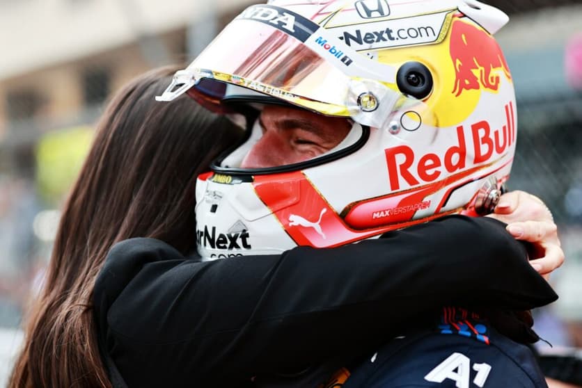 Max Verstappen comemora a primeira vitória no Principado da carreira. (Foto: Red Bull Pool Content/ Getty Images)