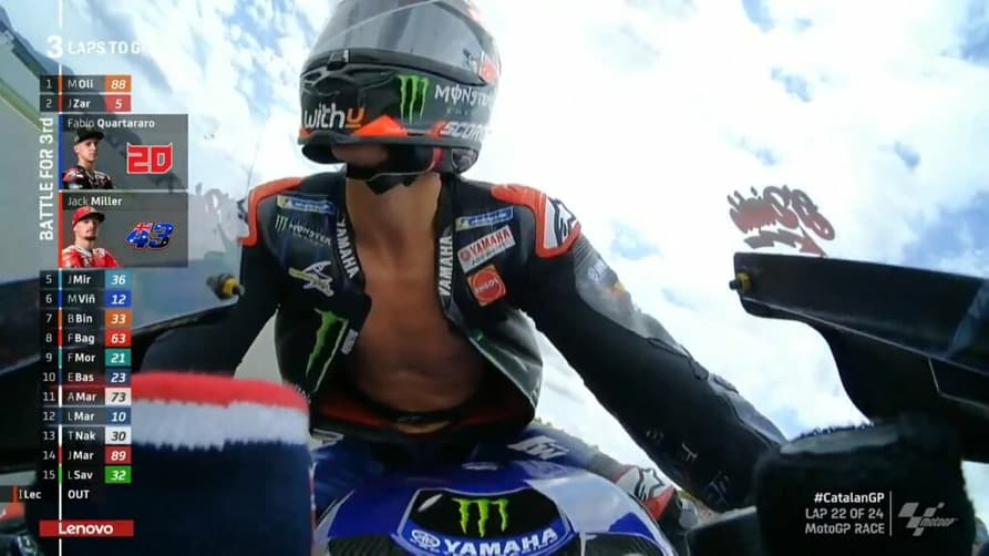 Fabio Quartararo ficou quase sem roupa no fim da corrida (Foto: Reprodução/MotoGP)
