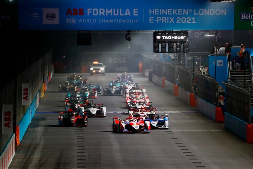A largada da Fórmula E em Londres. Categoria teve aumento da audiência em 2021 (Foto: Formula E)