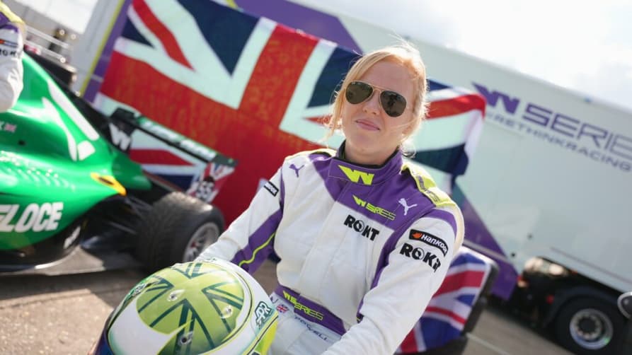 Alice Powell é pole em Silverstone (Foto: W Series)