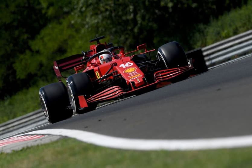 Charles Leclerc é a estrela da Ferrari, mesmo pontuando menos que Carlos Sainz Jr. (Foto: Ferrari)