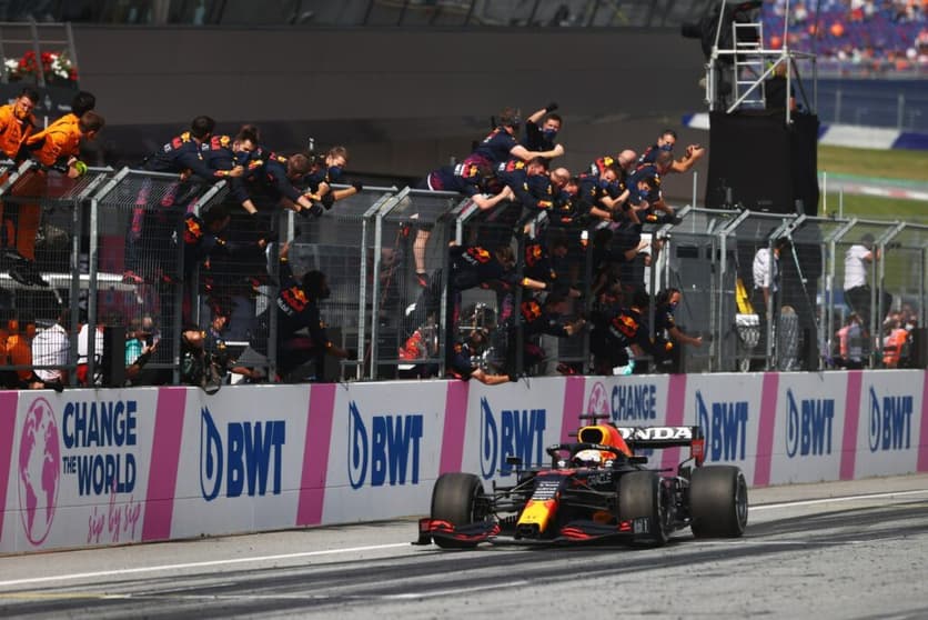 Max Verstappen fez muita festa com outra vitória no Red Bull Ring (Foto: Red Bull Content Pool)