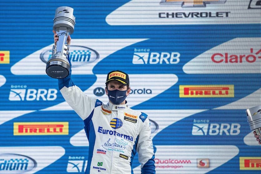 Daniel Serra terminou a corrida 1 da Stock Car em Curitiba na segunda posição (Foto: Bruno Terena)