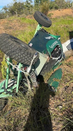 Acidente com caminhão da Giaffone Racing deixou UTVs danificados a caminho do Sertões (Foto: Reprodução)