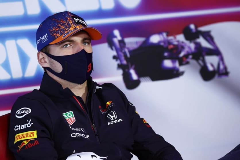 Max Verstappen comentou sobre o possível acordo entre Mercedes e George Russell (Foto: Getty Images/Red Bull Content Pool)