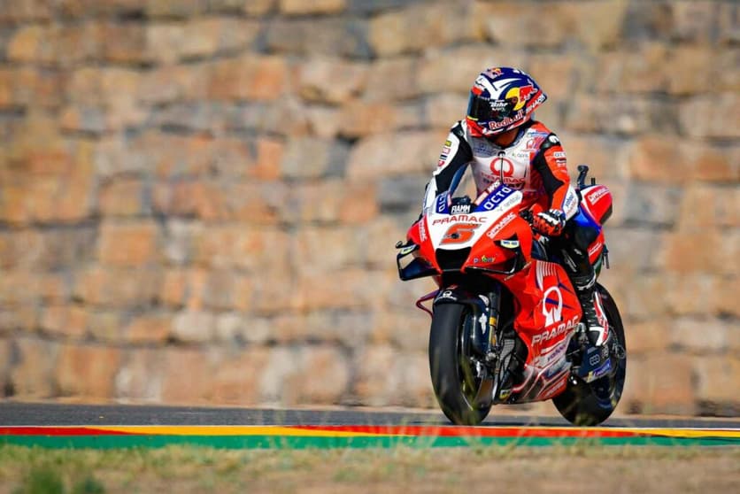 Johann Zarco andou mal e se afastou da briga pelo título (Foto: Divulgação/MotoGP)