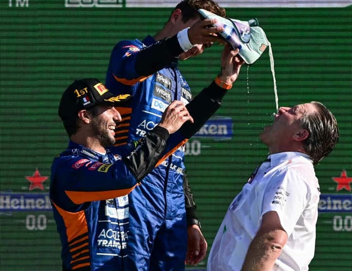 A dobradinha da McLaren foi a surpresa do ano (Foto: AFP)