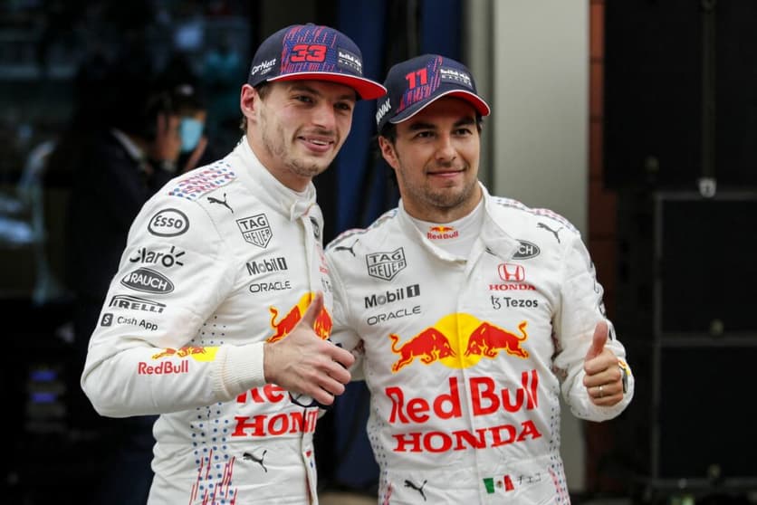 Pérez admitiu que não é fácil ser companheiro de equipe de Max Verstappen (Foto: Umit Bektas/AFP)