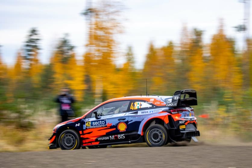 Craig Breen saiu na frente na sexta-feira de Rali da Finlândia (Foto: WRC)