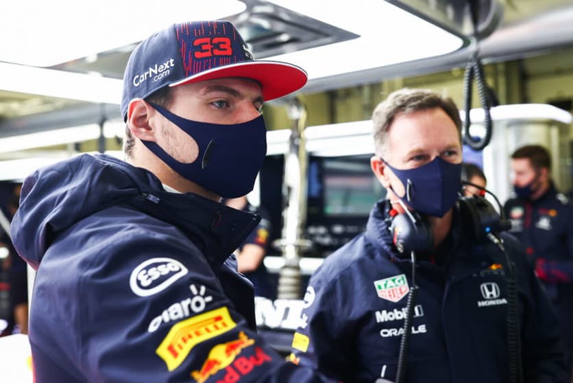 Verstappen e Horner viram situação da Red Bull nos Construtores se complicar após GP da Arábia Saudita (Foto: Mark Thompson/Getty Images/Red Bull Content Pool)