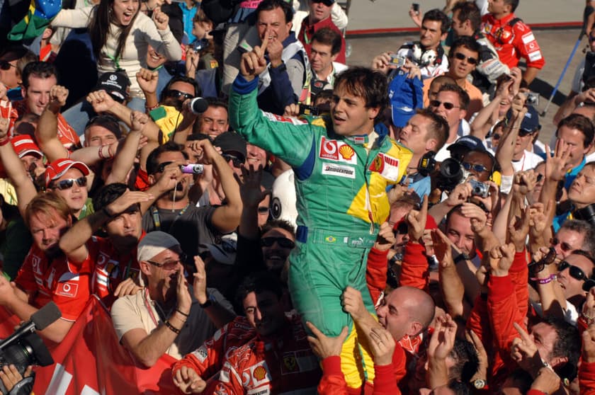 Felipe Massa celebra vitória em Interlagos de verde e amarelo (Foto: Ferrari Media)