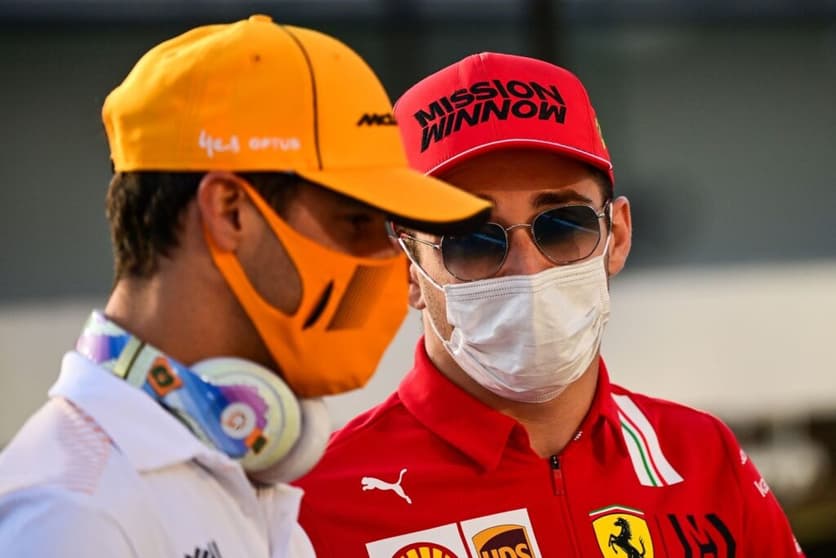 Ricciardo aprovou a briga entre McLaren e Ferrari (Foto: AFP)