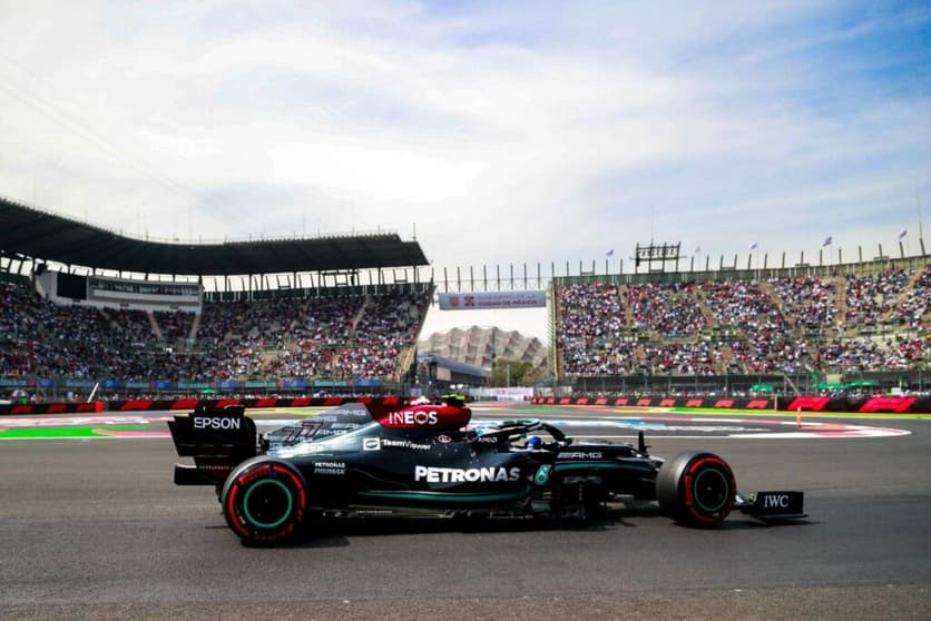 Valtteri Bottas larga na pole-position no México (Foto: Mercedes)