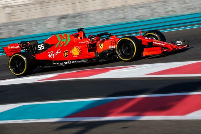 Carlos Sainz é um dos pilotos da Ferrari para 2022 (Foto: Pirelli)