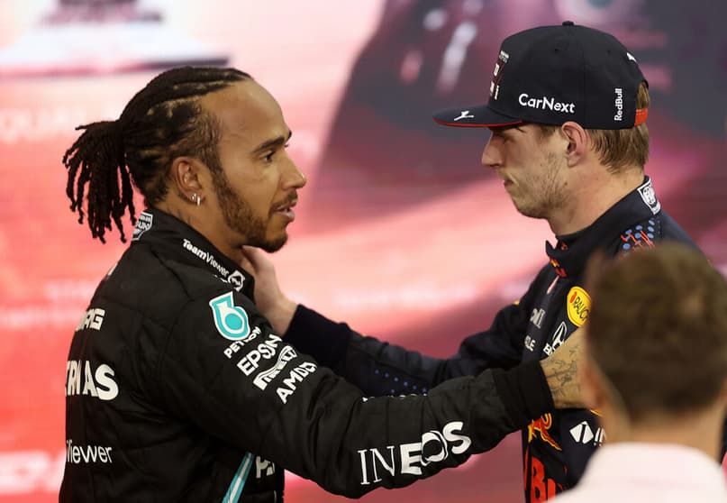 Verstappen falou sobre o "estilo agressivo" contra Hamilton em 2021 (Foto: Lars Baron/Getty Images/Red Bull Content Pool)