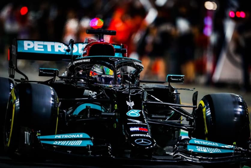 Lewis Hamilton não gostou das decisões de Max Verstappen na Arábia Saudita, e acusou rival de "passar do limite" (Foto: Mercedes)