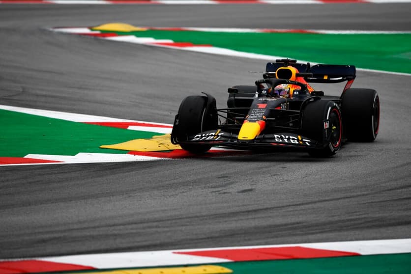 Max Verstappen vai com o #1 para a temporada 2022 (Foto: F1)