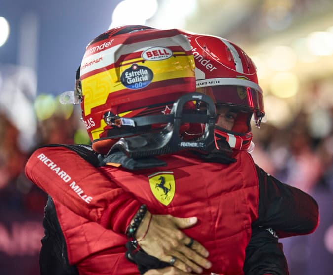 Charles Leclerc e Carlos Sainz garantiram dobradinha para a Ferrari no Bahrein (Foto: Ferrari)
