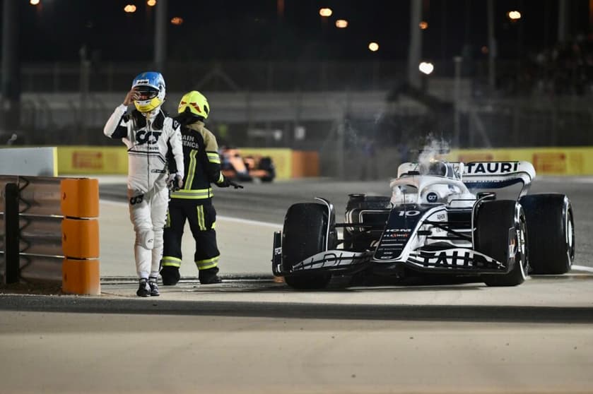 Gasly abandonou a prova de abertuda da temporada da F1 (Foto: Circuit International Bahrein)