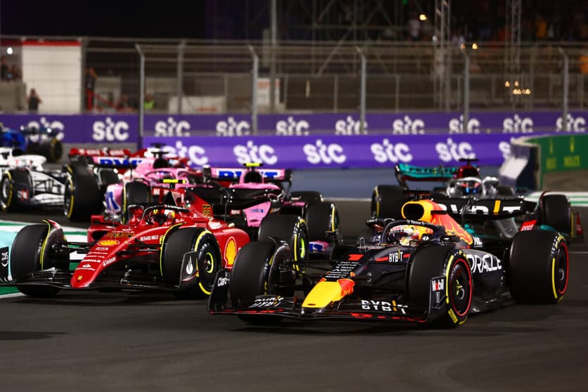 Objetivo da Red Bull é atacar a Ferrari (Foto: Red Bull Content Pool)