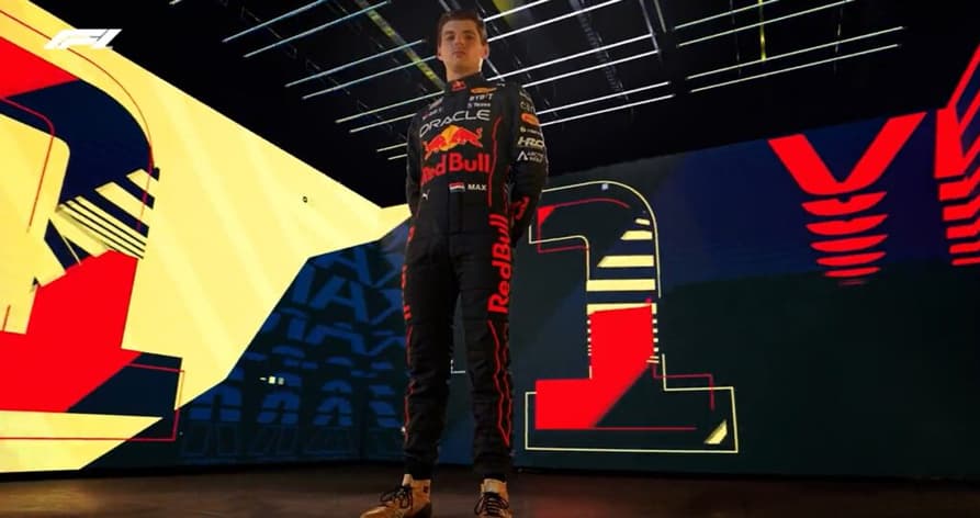 Max Verstappen na apresentação oficial da F1 2022 (Foto: Reprodução)