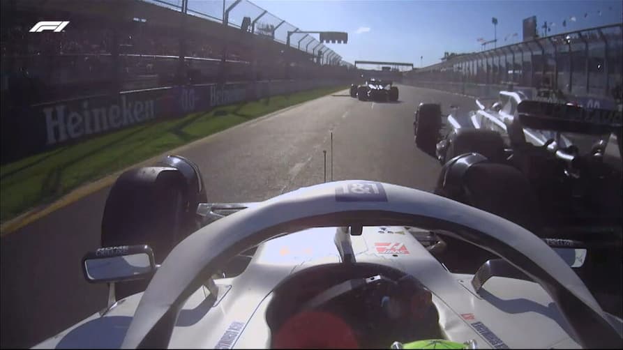 Mick Schumacher quase bateu em Yuki Tsunoda durante safety-car (Foto: Reprodução/F1)