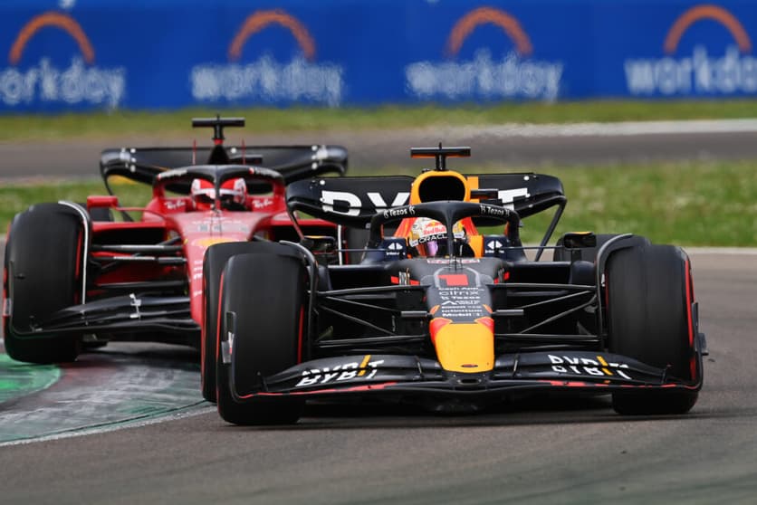 Verstappen e Leclerc brigaram pela vitória da primeira corrida sprint de 2022 (Foto: Red Bull Content Pool)