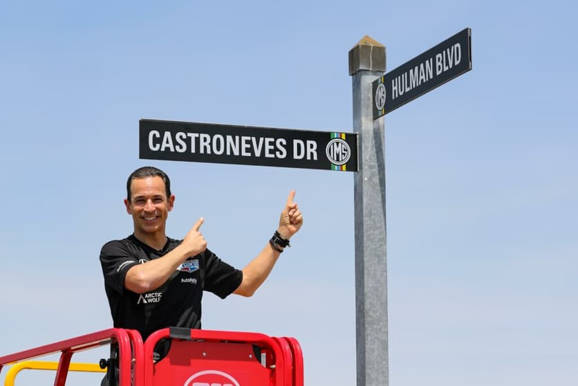 Helio Castroneves foi homenageado com rua interna no Indianapolis Motor Speedway (Foto: IndyCar)