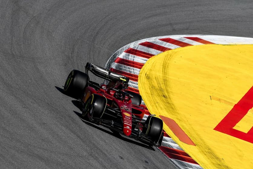 Carlos Sainz escapou logo no início da disputa (Foto: Ferrari)