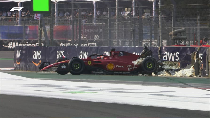 Charles Leclerc viu seu TL2 se encerrar mais cedo ao bater no muro do Autódromo Hermanos Rodríguez (Foto: Reprodução/ F1 TV)