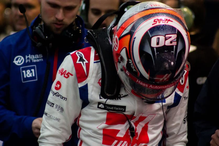 Kevin Magnussen comemorou muito com a Haas a pole-position conquistada em Interlagos (Foto: Rodrigo Berton/Grande Prêmio)