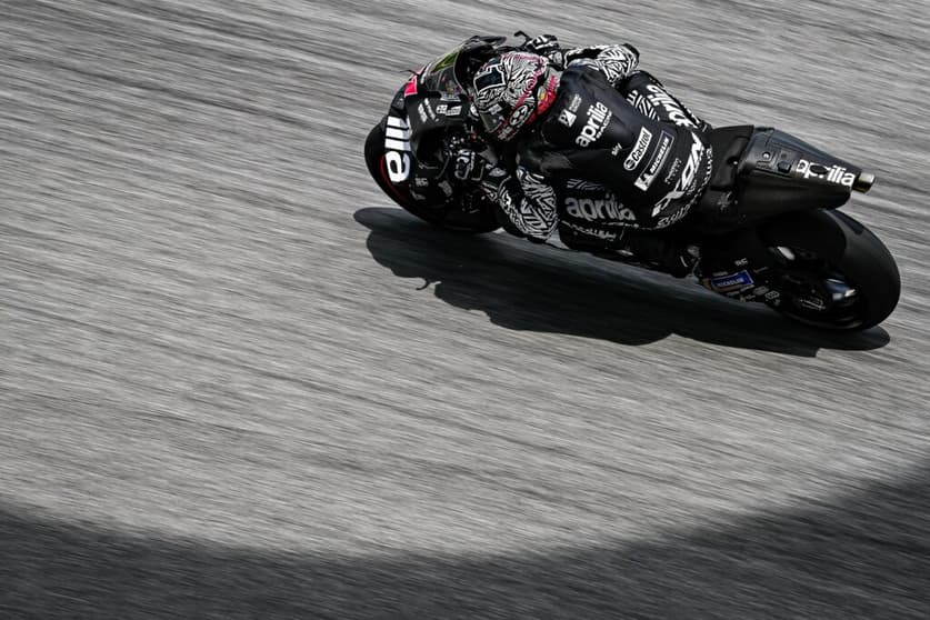 Aleix Espargaró será examinado segunda-feira para saber se será operado (Foto: Divulgação/MotoGP)