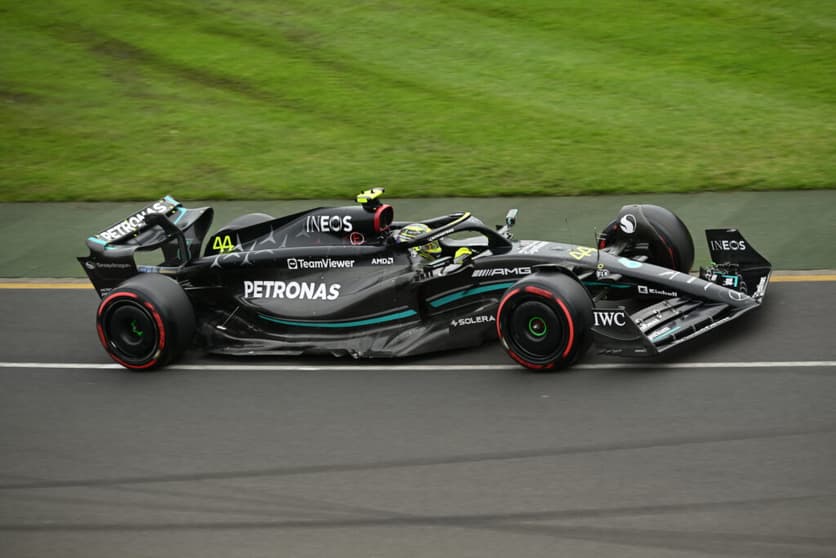 Lewis Hamilton larga em terceiro no GP da Austrália (Foto: AFP) 