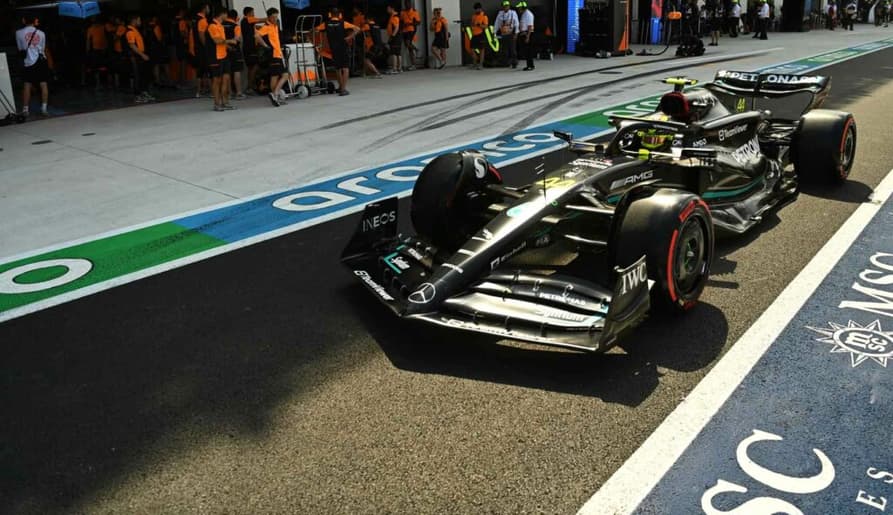 Mercedes vai pôr o 'W14 B' na pista já em Mônaco (Foto: AFP) 