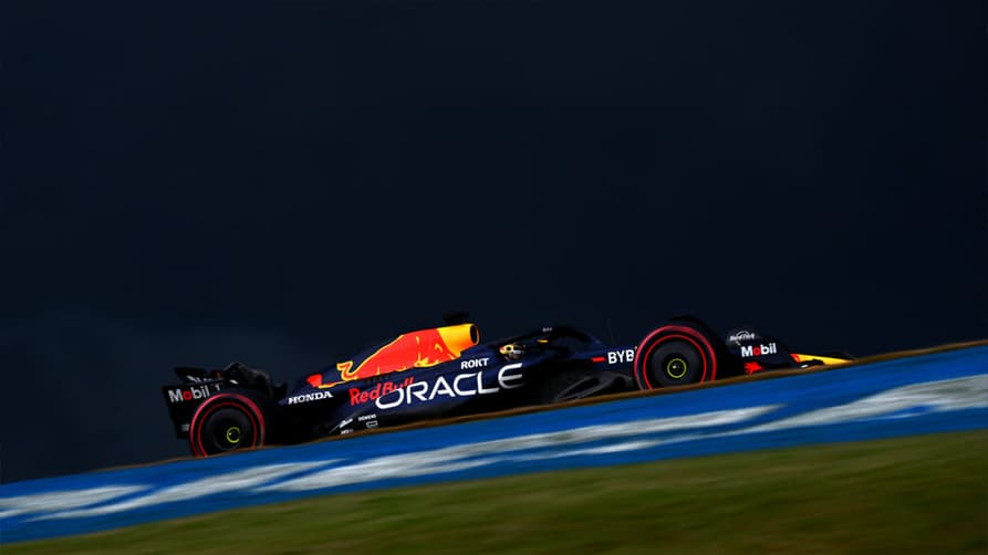 A escuridão tomou conta de Interlagos após a chuva (Foto: Red Bull Content Pool)