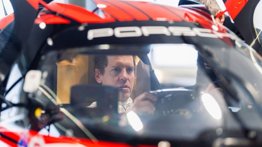Sebastian Vettel se divertiu com a Porsche Penske em Aragão (Foto: Porsche)